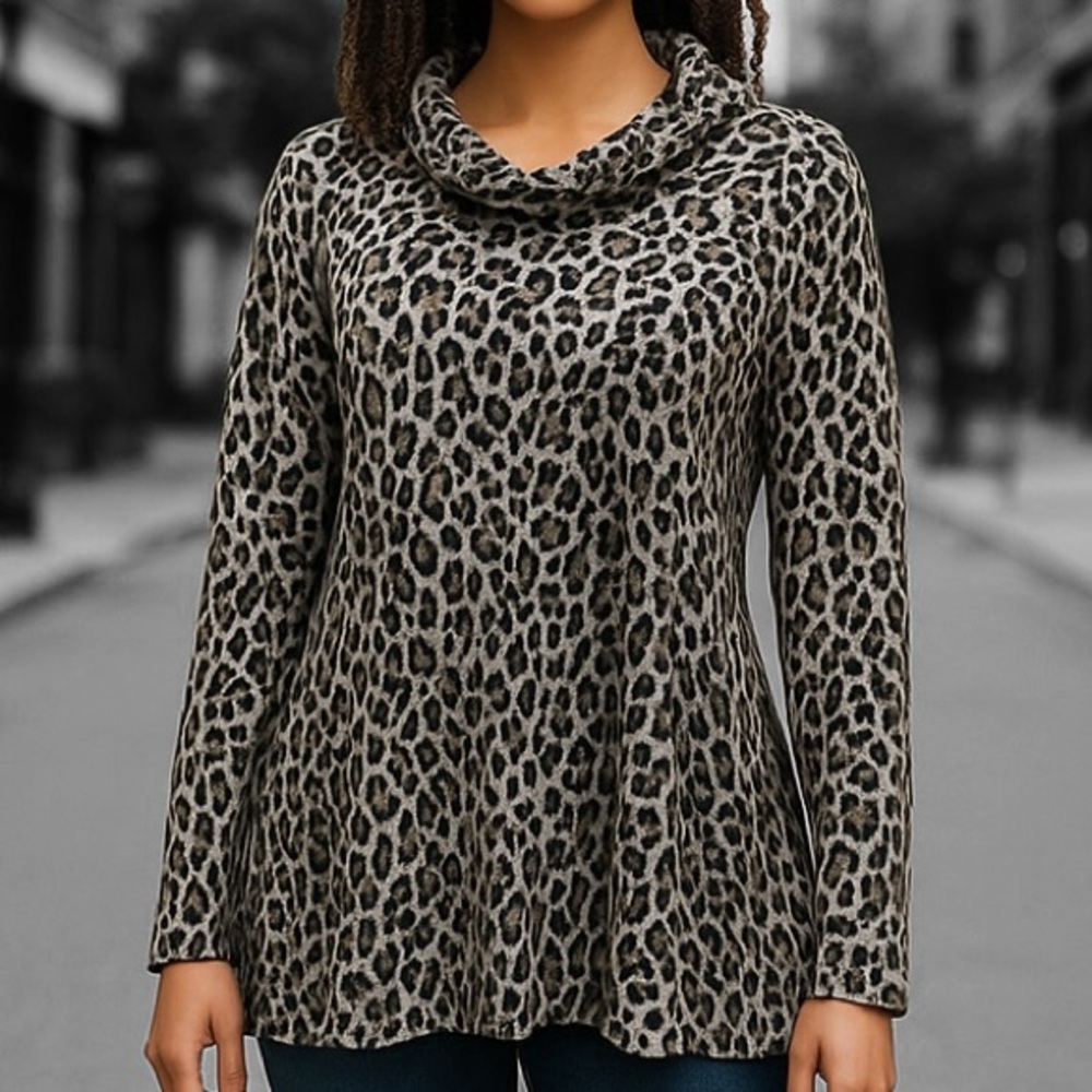Jones New York Black and White Animal Print Top